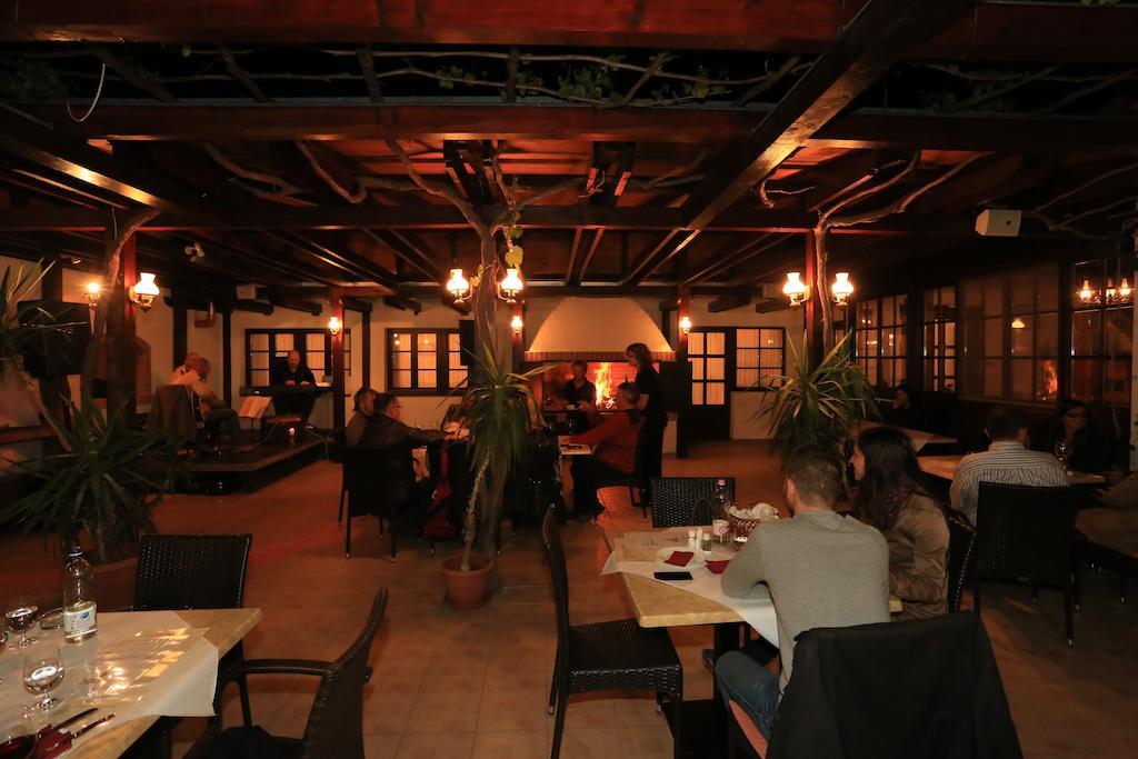 Tiffán's Pincészet és Panzió Hotel Villány Exterior foto